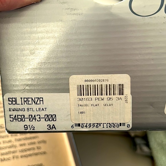 Selby Leather Tasseled Loafers in a Bronze Metallic Sz. 9.5 Narrow (3A) - Picture 15 of 15